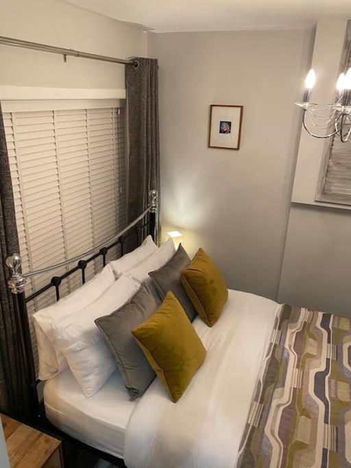 Mumbles - Modern Apartment With Panoramic Sea Views Oystermouth Exterior foto