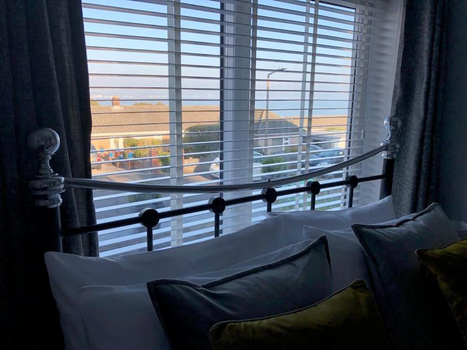 Mumbles - Modern Apartment With Panoramic Sea Views Oystermouth Exterior foto